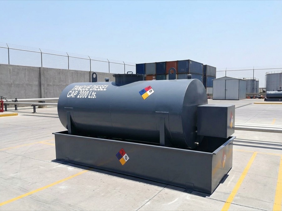Tanques de diésel en patio